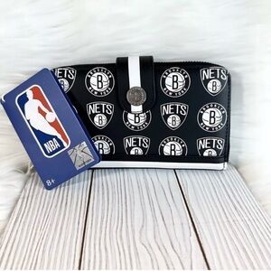 Loungefly NBA Brooklyn Nets Logo Zip Around Wallet NWTS